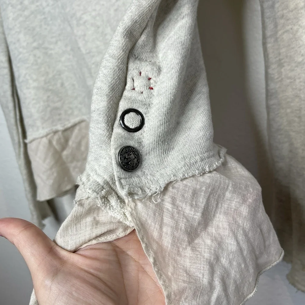 Free People We The Free Ivory V-Neck‎ Raw Hem Sweatshirt With Ruffle Size XS